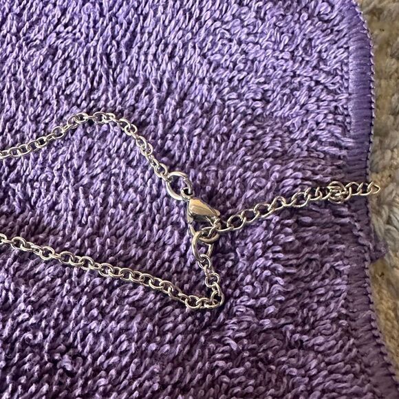 Silver necklace “ what doesn’t kill you makes you stronger” - Picture 4 of 5